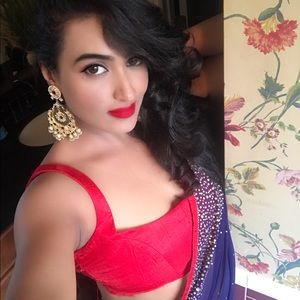 Meet your Posher, Roopa